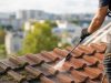 Spécialiste couvreur à Boulogne-Billancourt pour un démoussage de toiture impeccable